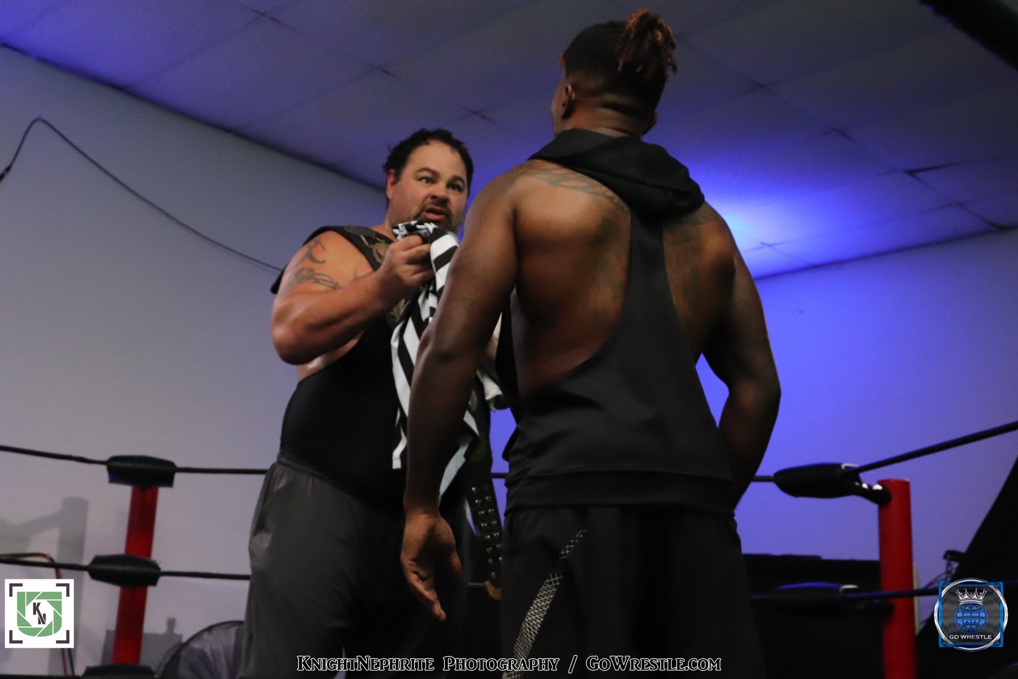 Slater wants Carter to wear the referee stripes, as he did at the beginning of his career!